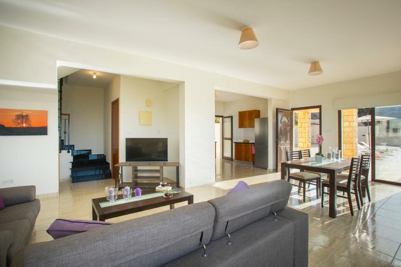 Villa Blue Jadeite Peyia Exterior photo